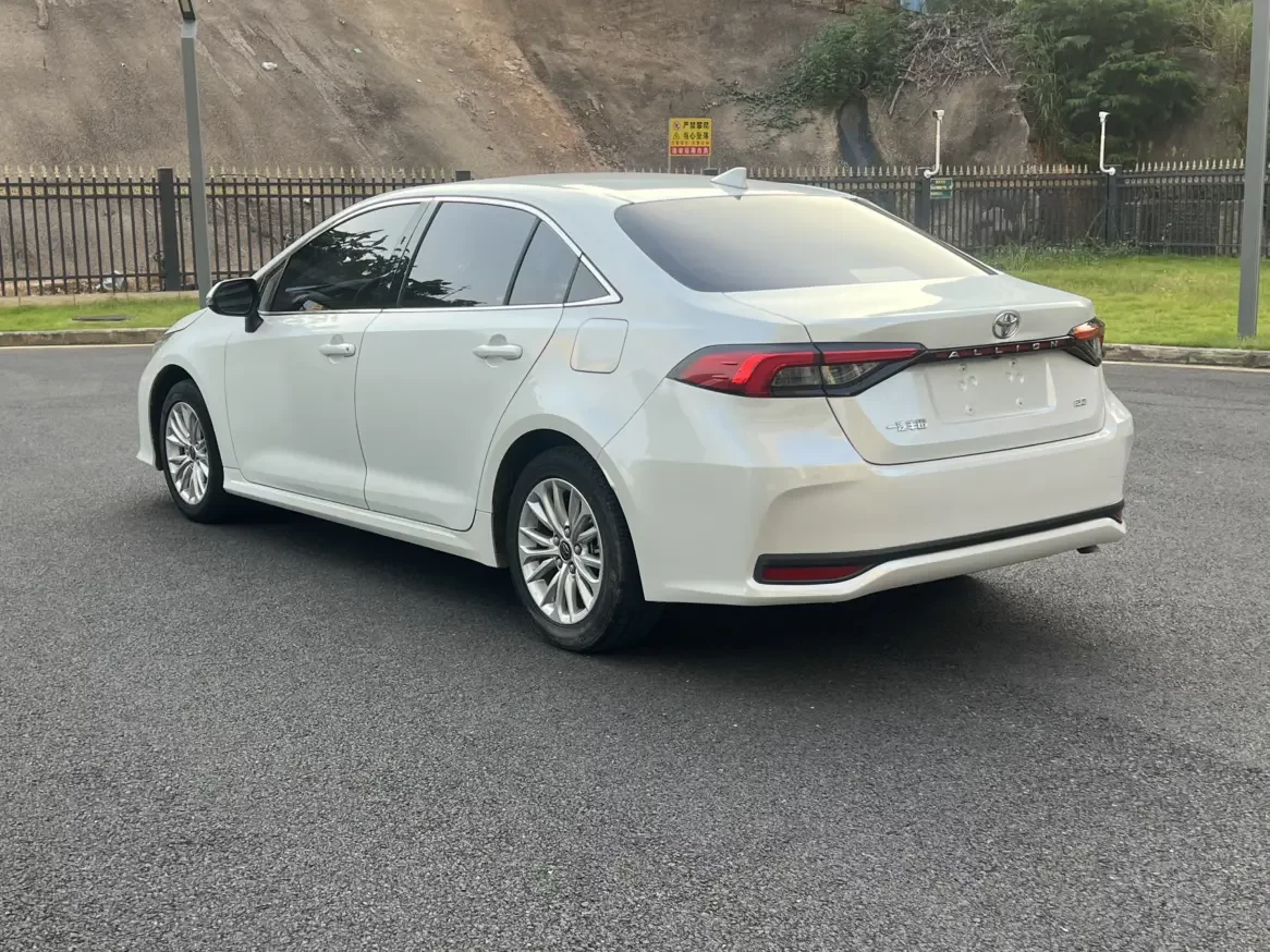 Toyota Asiatic lion