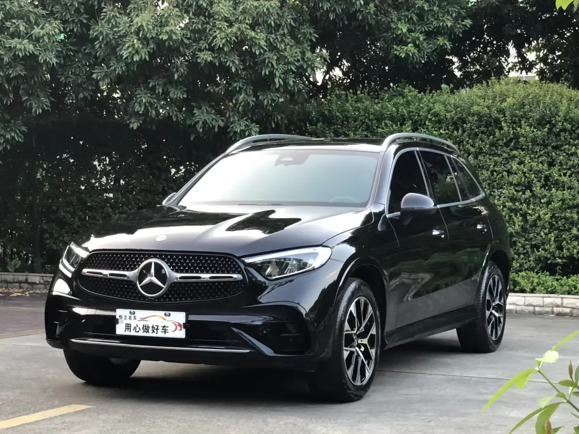 MERCEDES-BENZ GLC