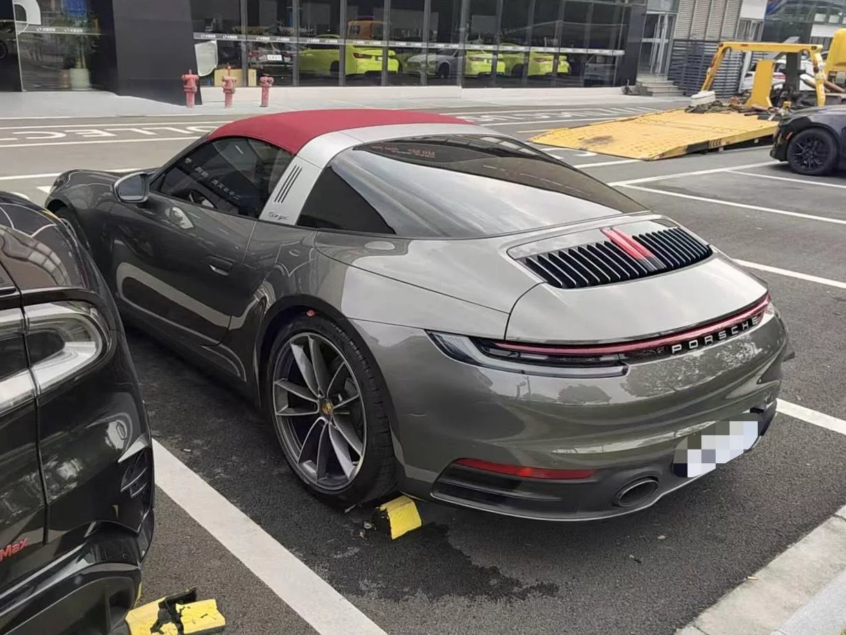 Porsche 911