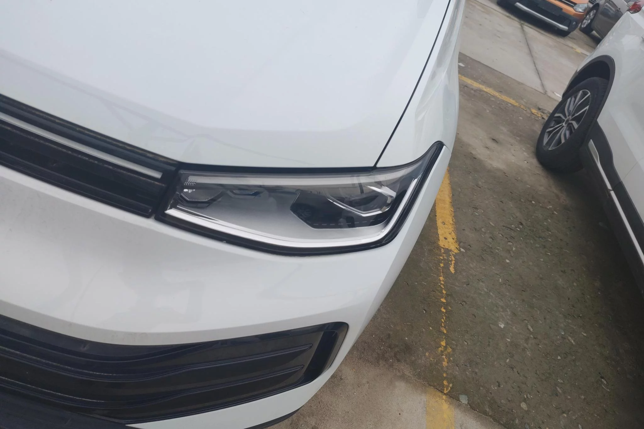 Volkswagen Tharu