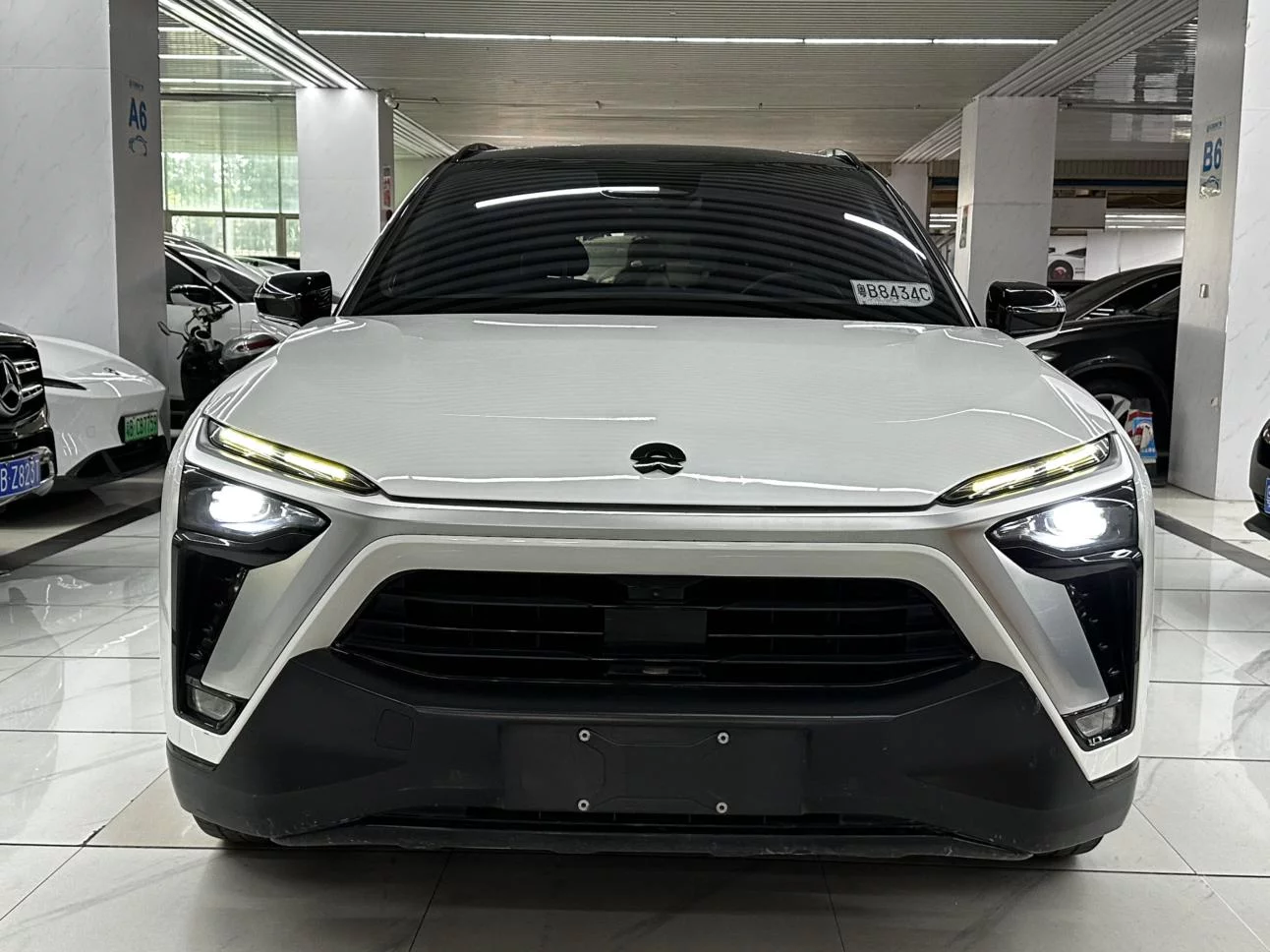 NIO ES8
