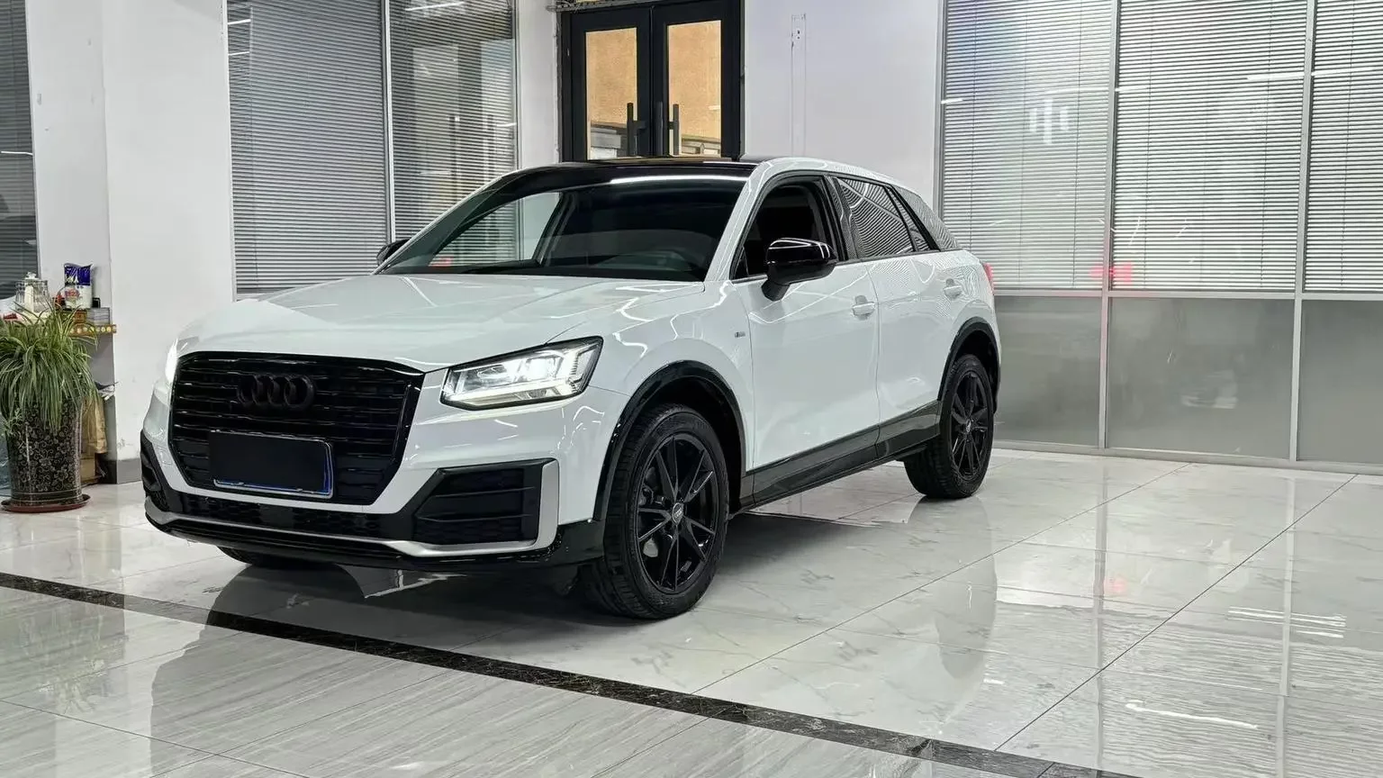 Audi Q2L