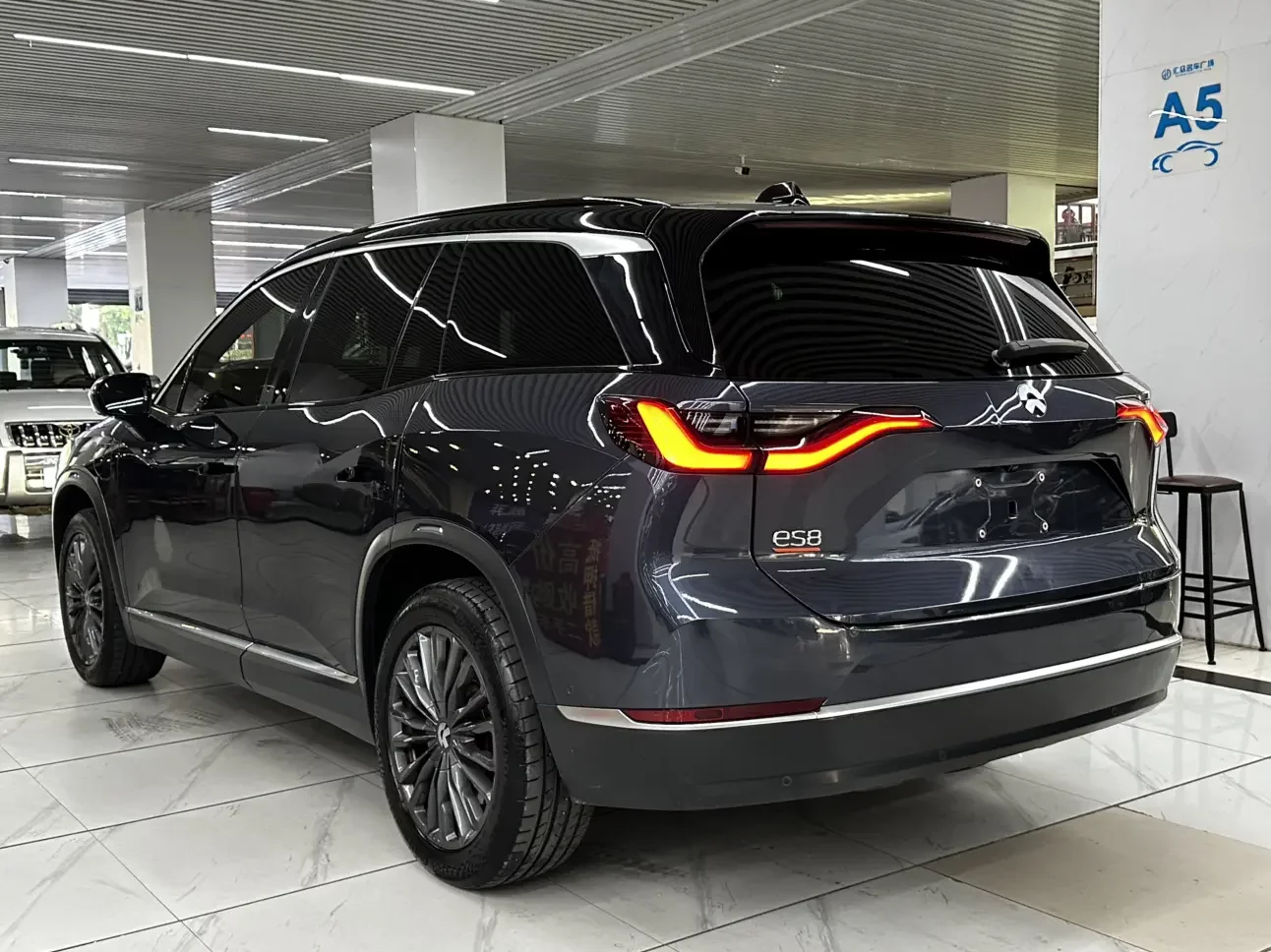 NIO ES8