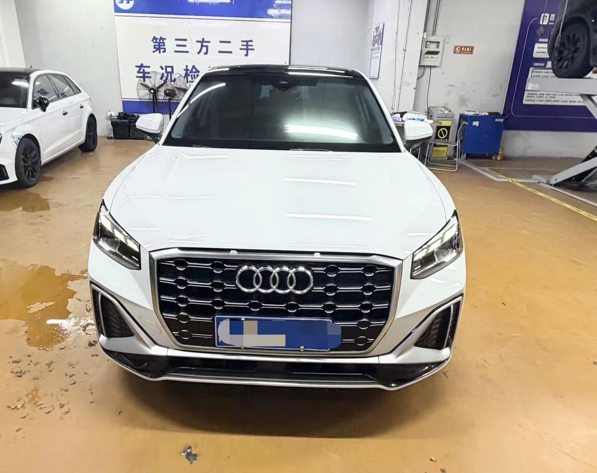 Audi Q2L