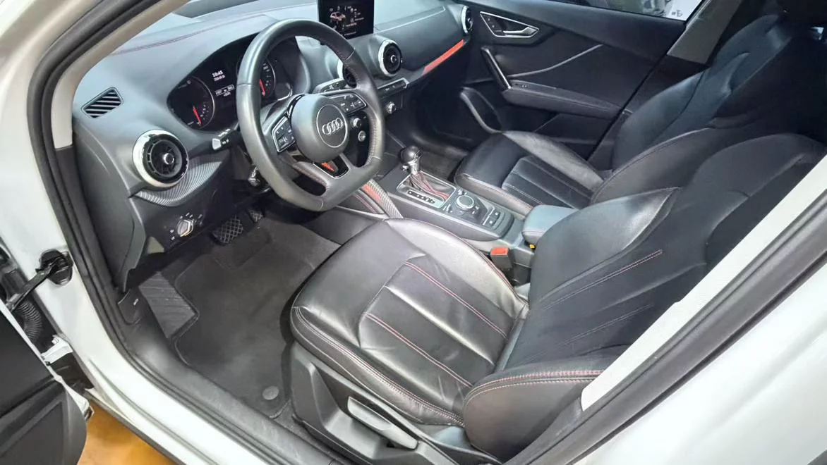 Audi Q2L