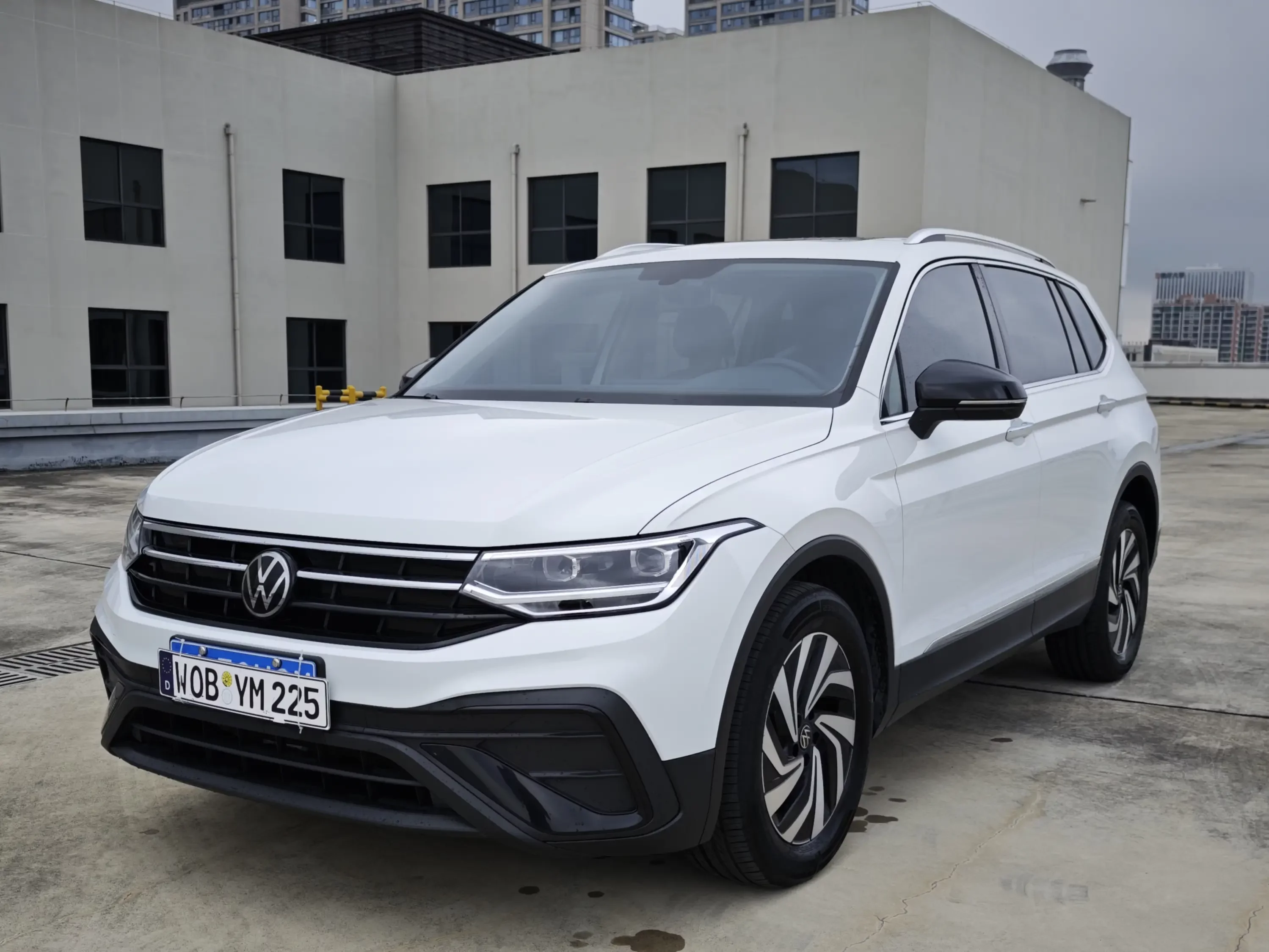 Volkswagen Tiguan L