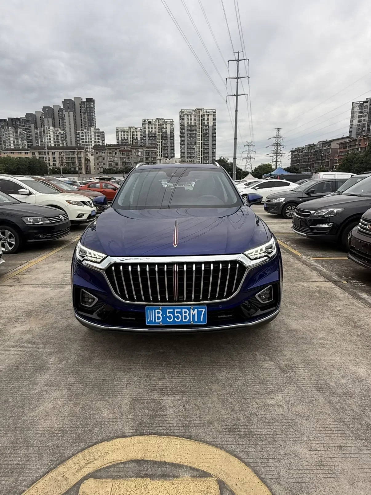 Hongqi HS5