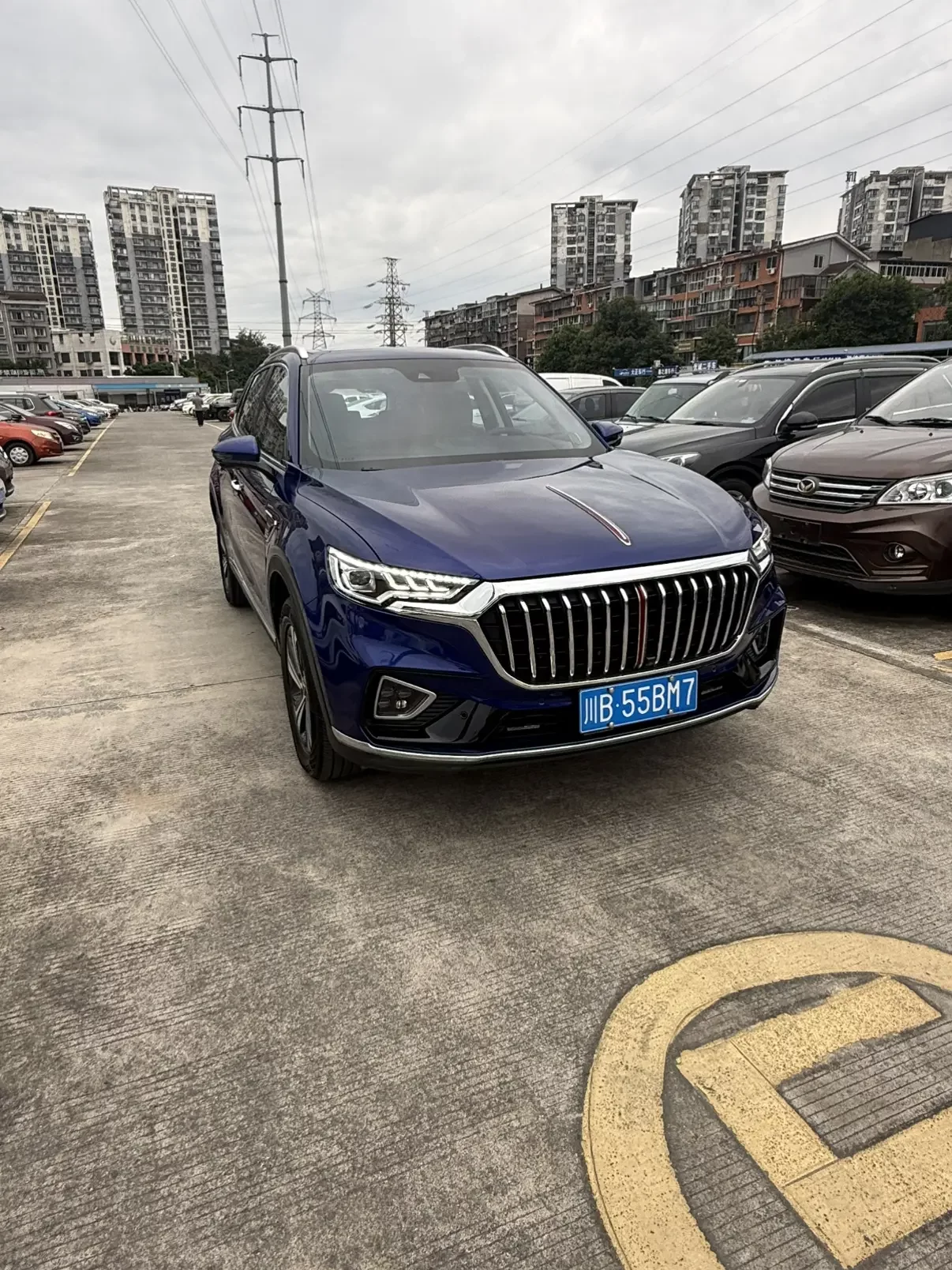 Hongqi HS5