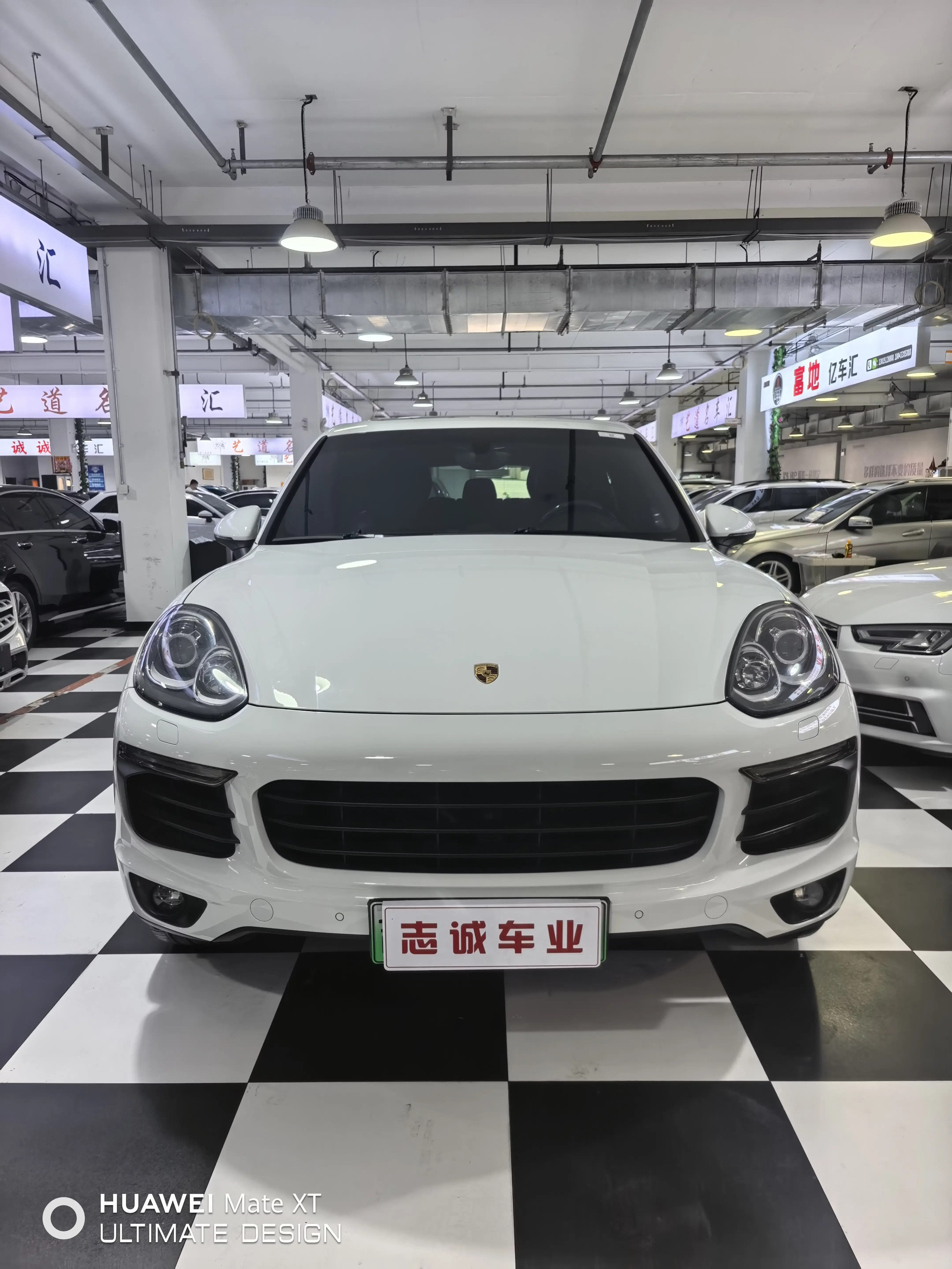 Porsche Cayenne E-Hybrid  из Китая