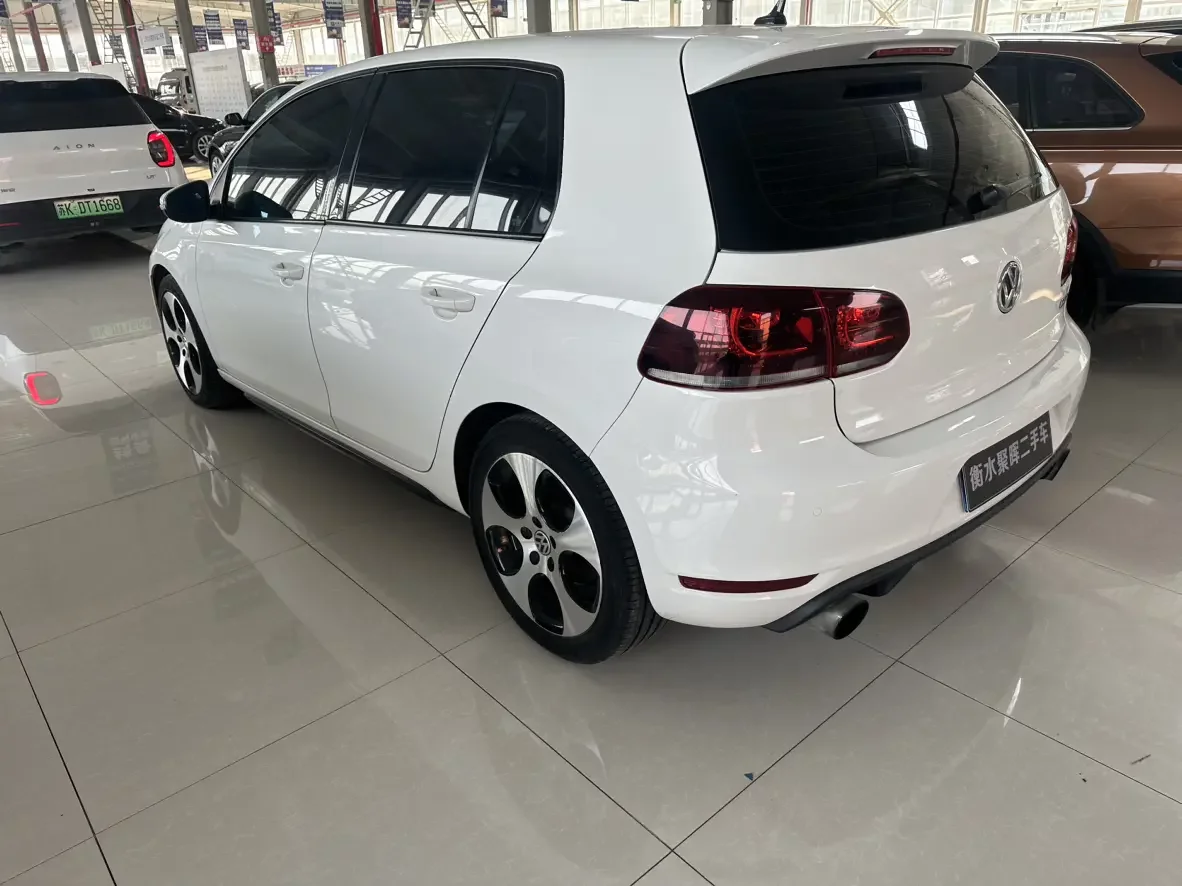 Volkswagen Golf GTI