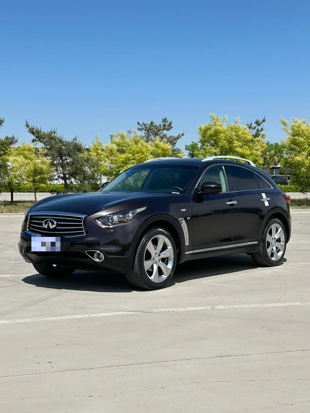 Infiniti QX70  из Китая