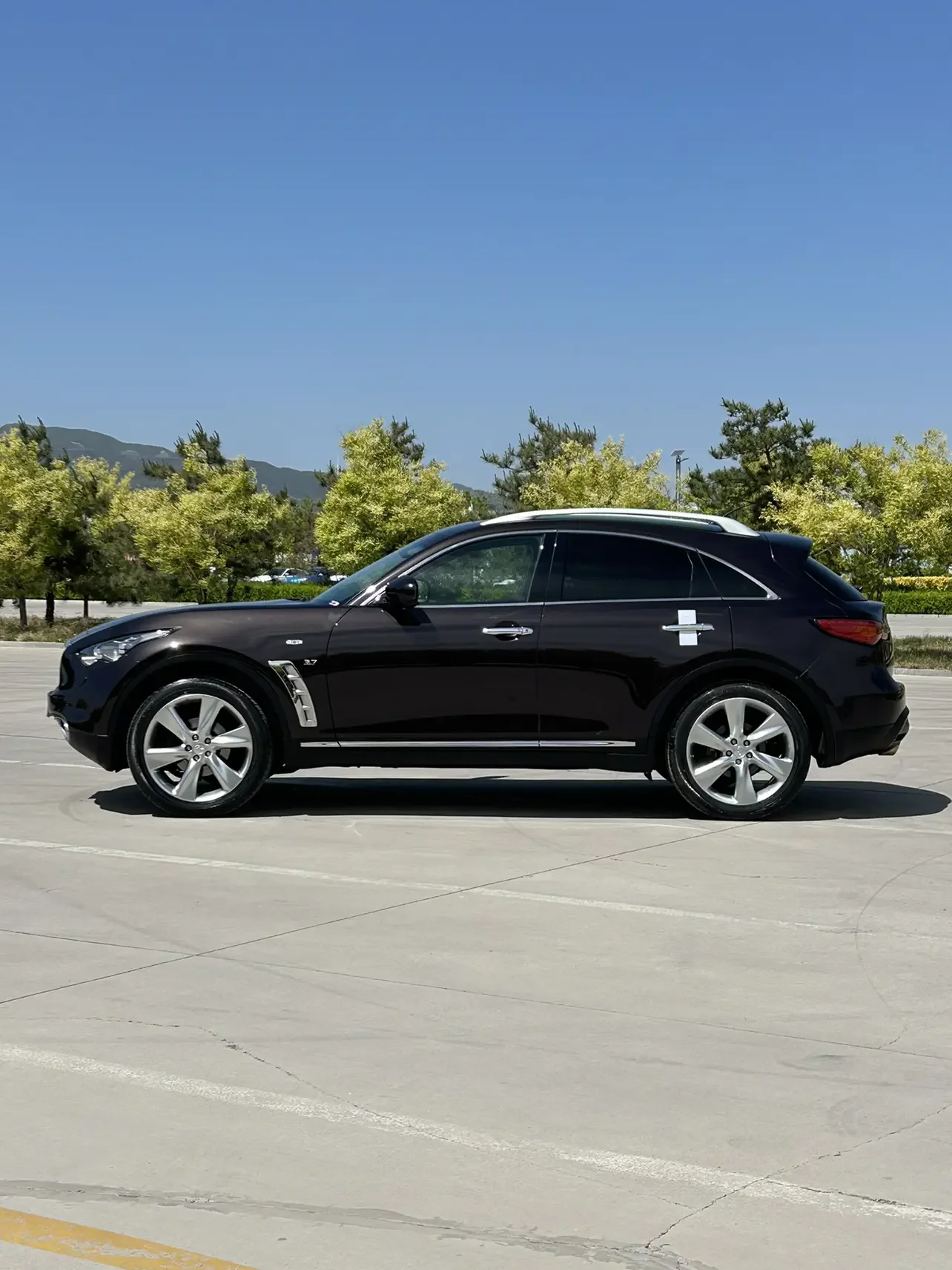 Infiniti QX70  из Китая