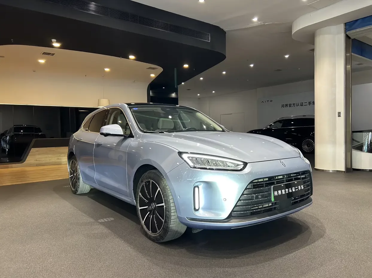 AITO M5
