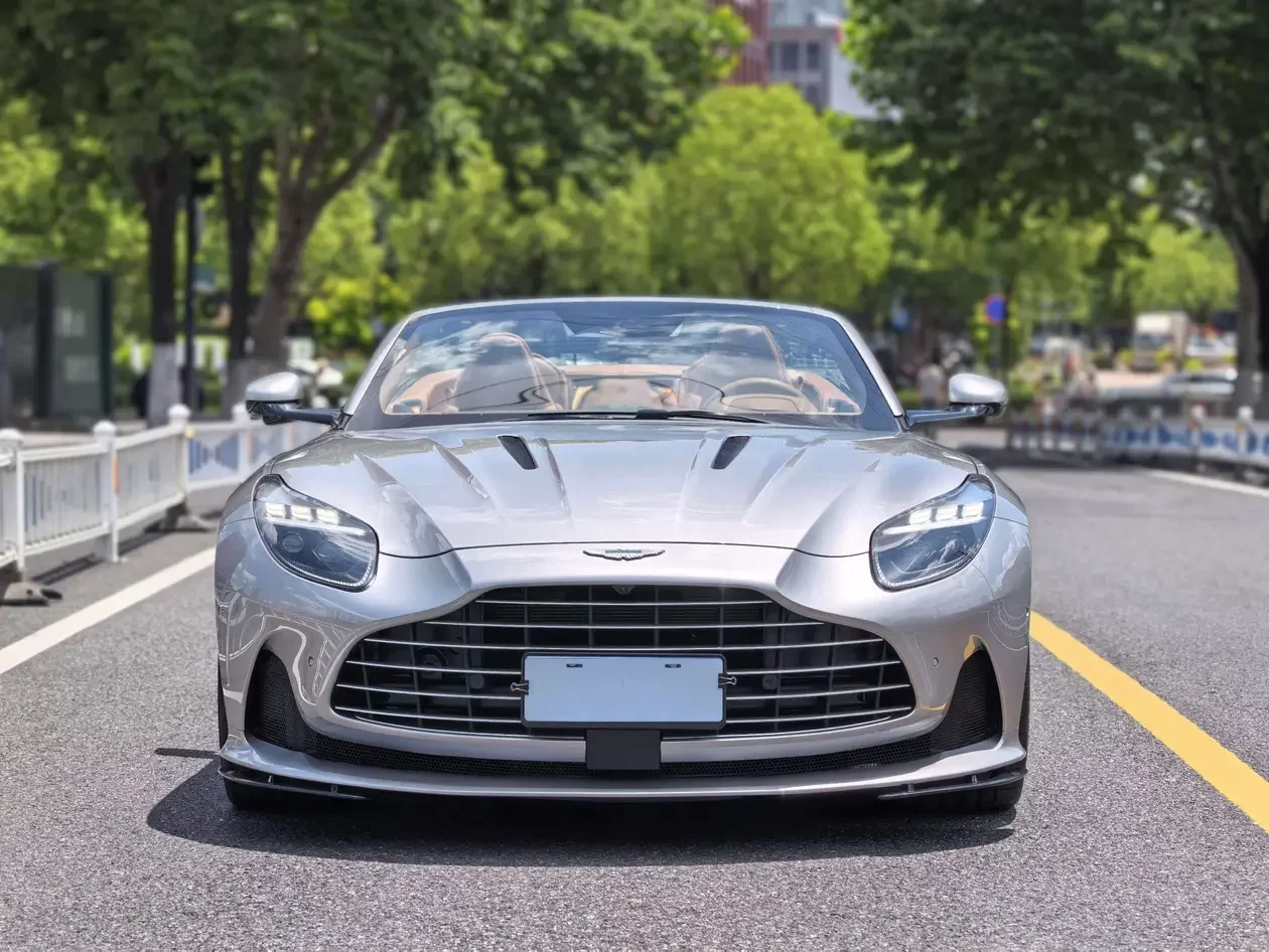 Aston Martin DB12  из Китая