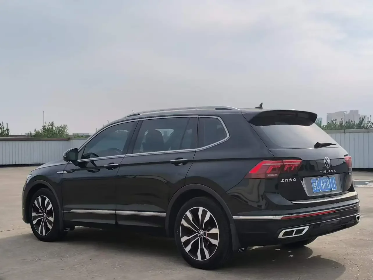 Volkswagen Tiguan L