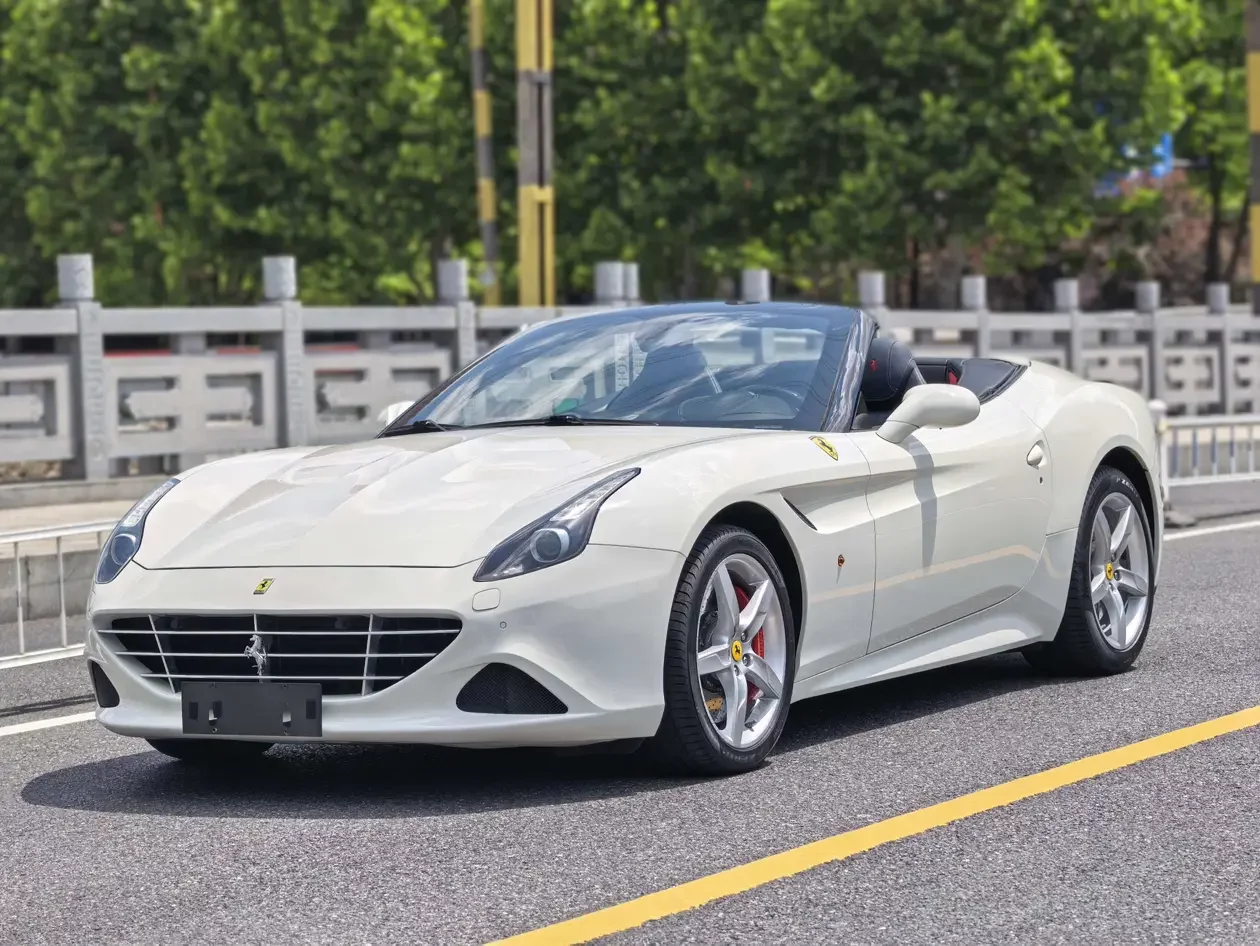 Ferrari California T  из Китая