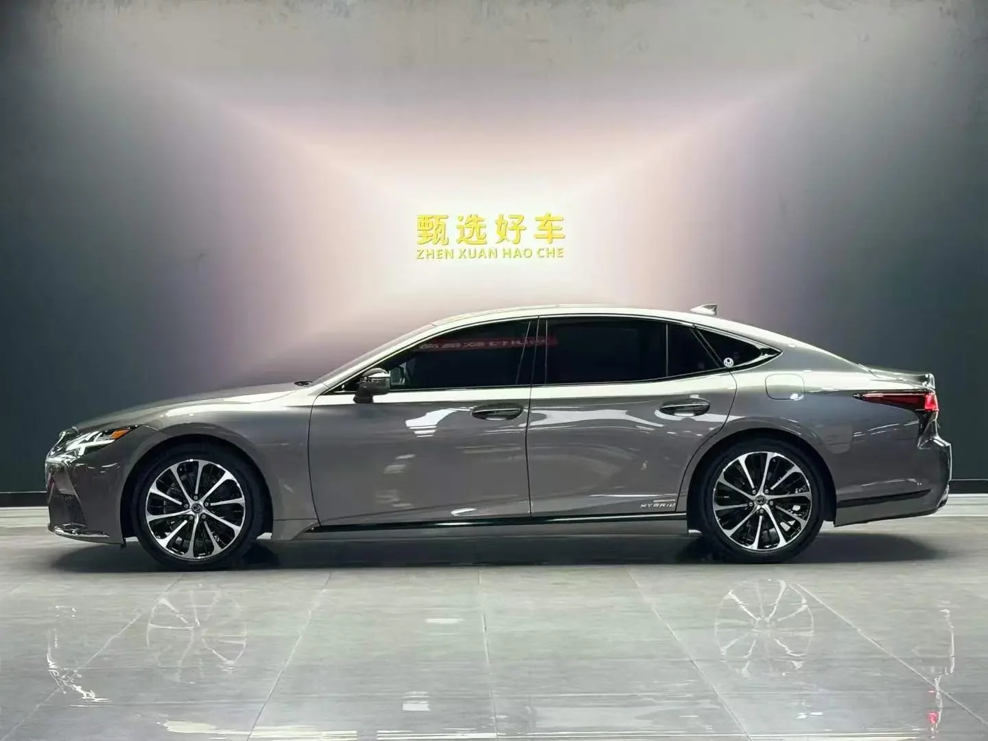 Lexus LS
