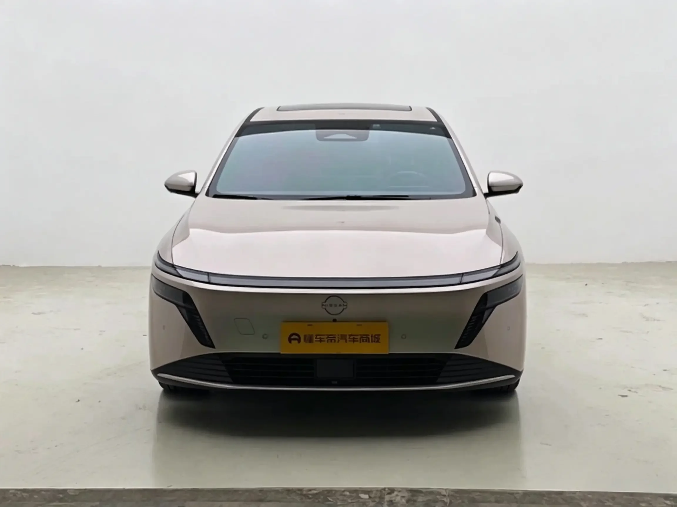 Nissan N6  из Китая