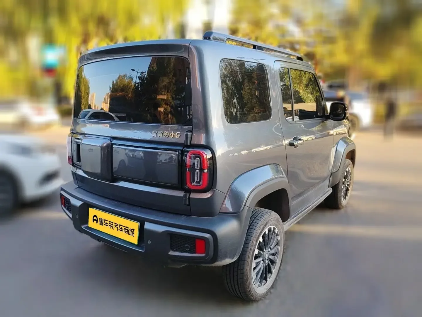 Baojun Yue Ye  из Китая
