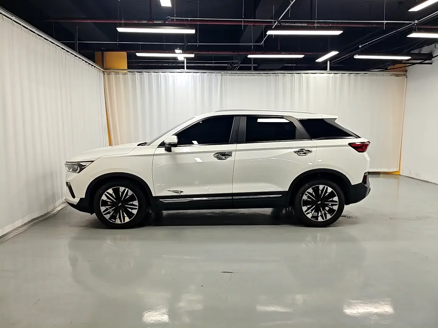 FAW Bestune T77