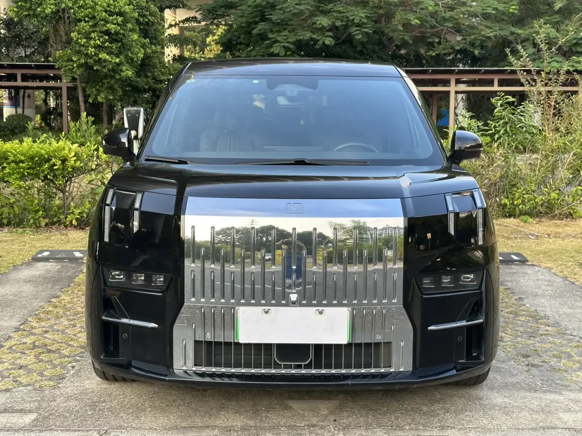 ZEEKR 009