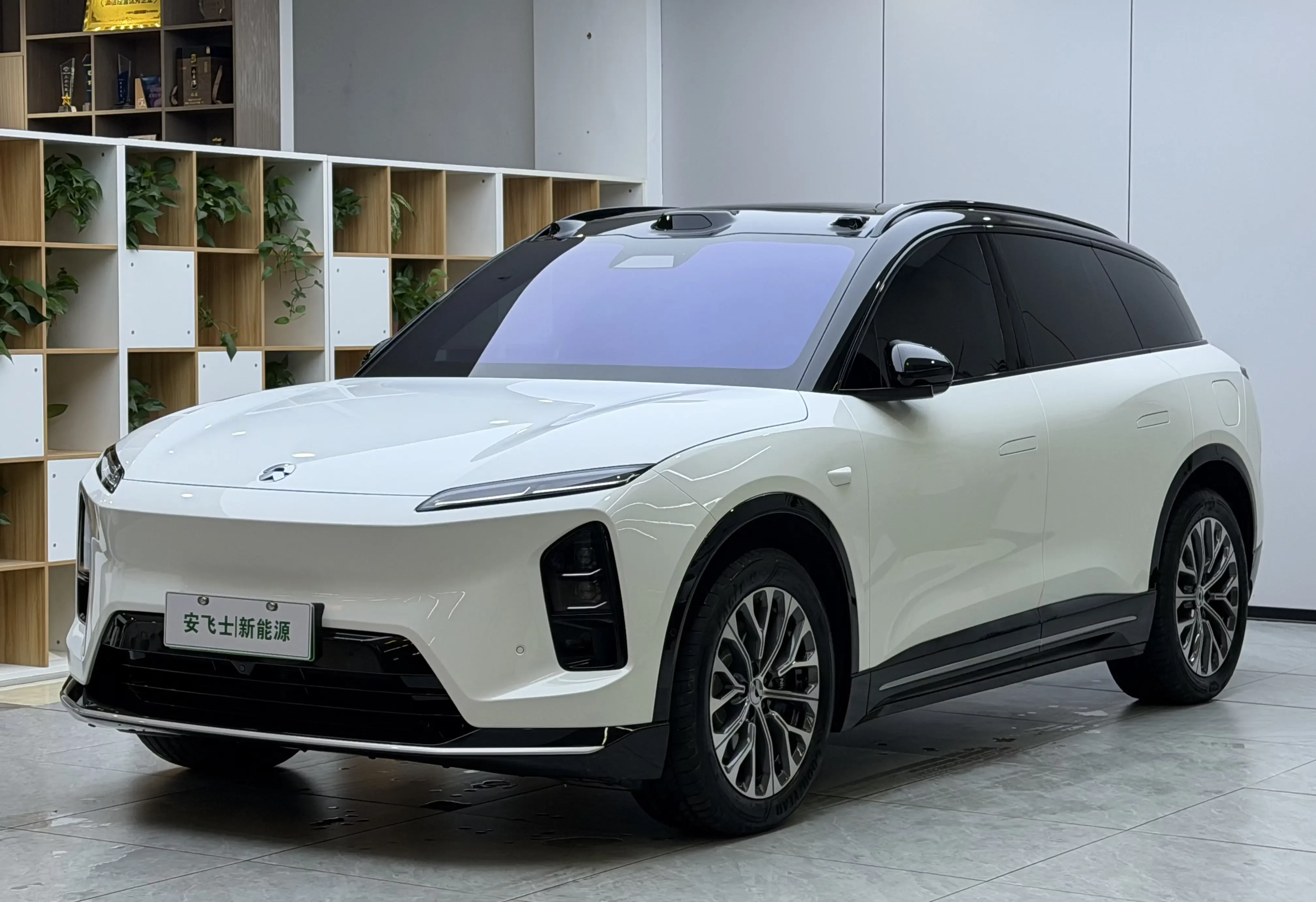 NIO ES6