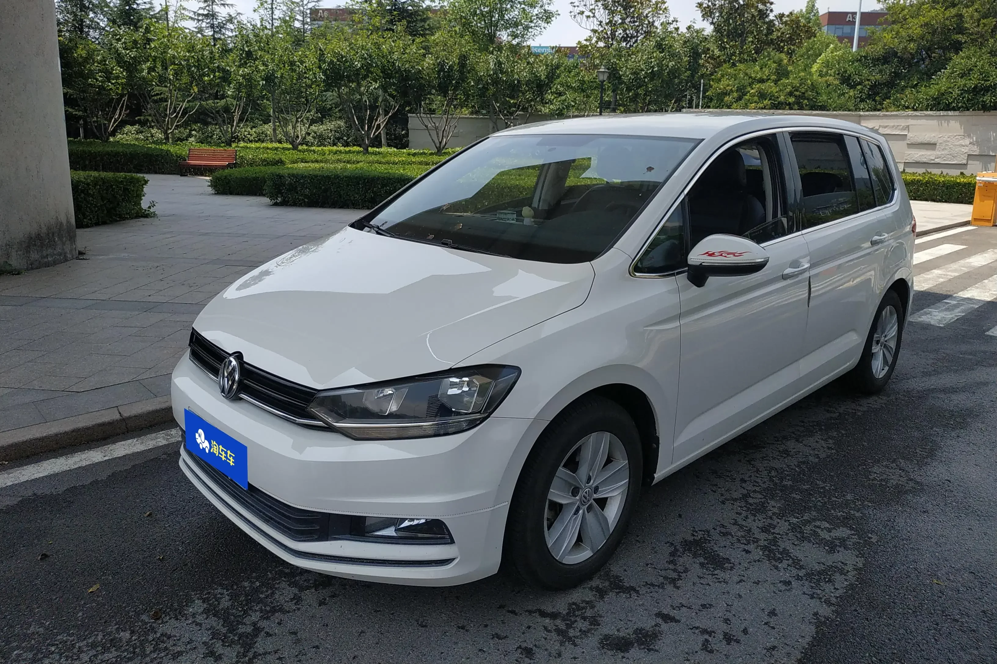 Volkswagen Touran L  из Китая