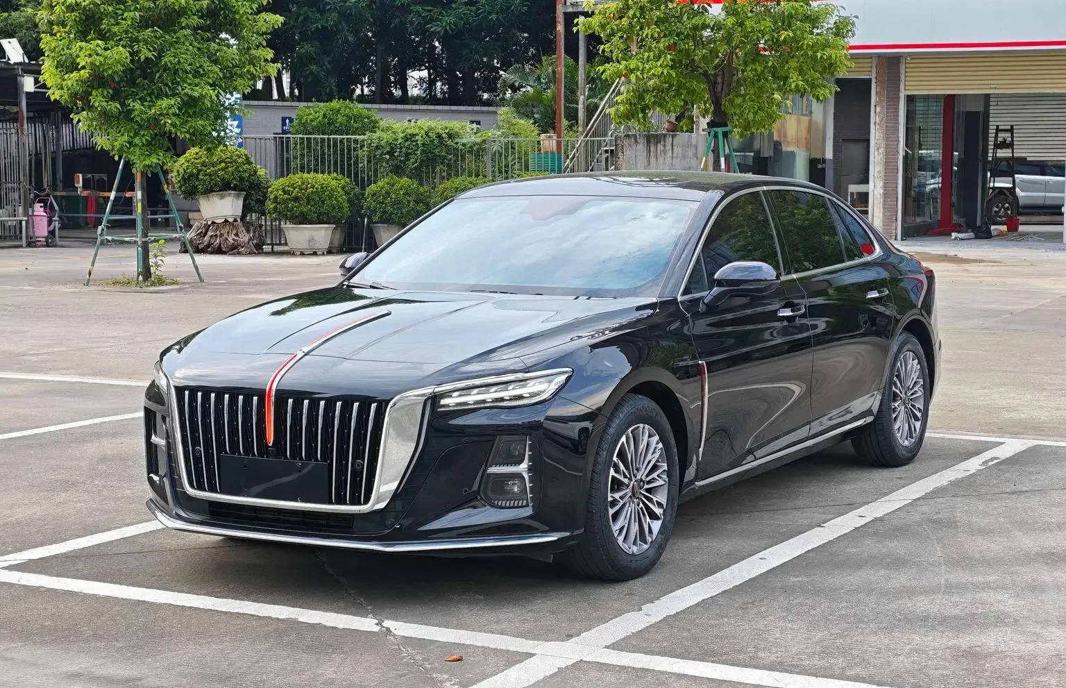 Hongqi H5