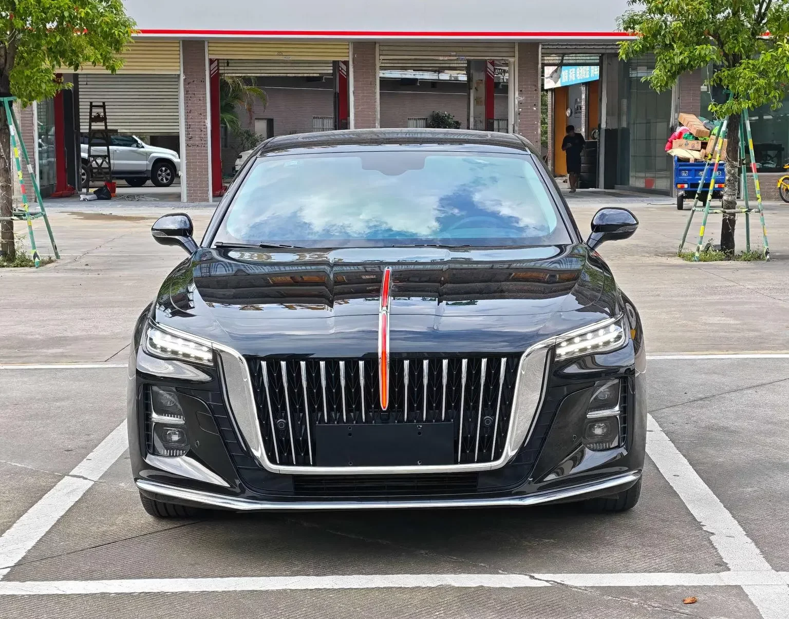 Hongqi H5