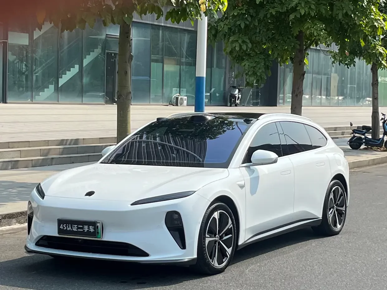 NIO ET5T