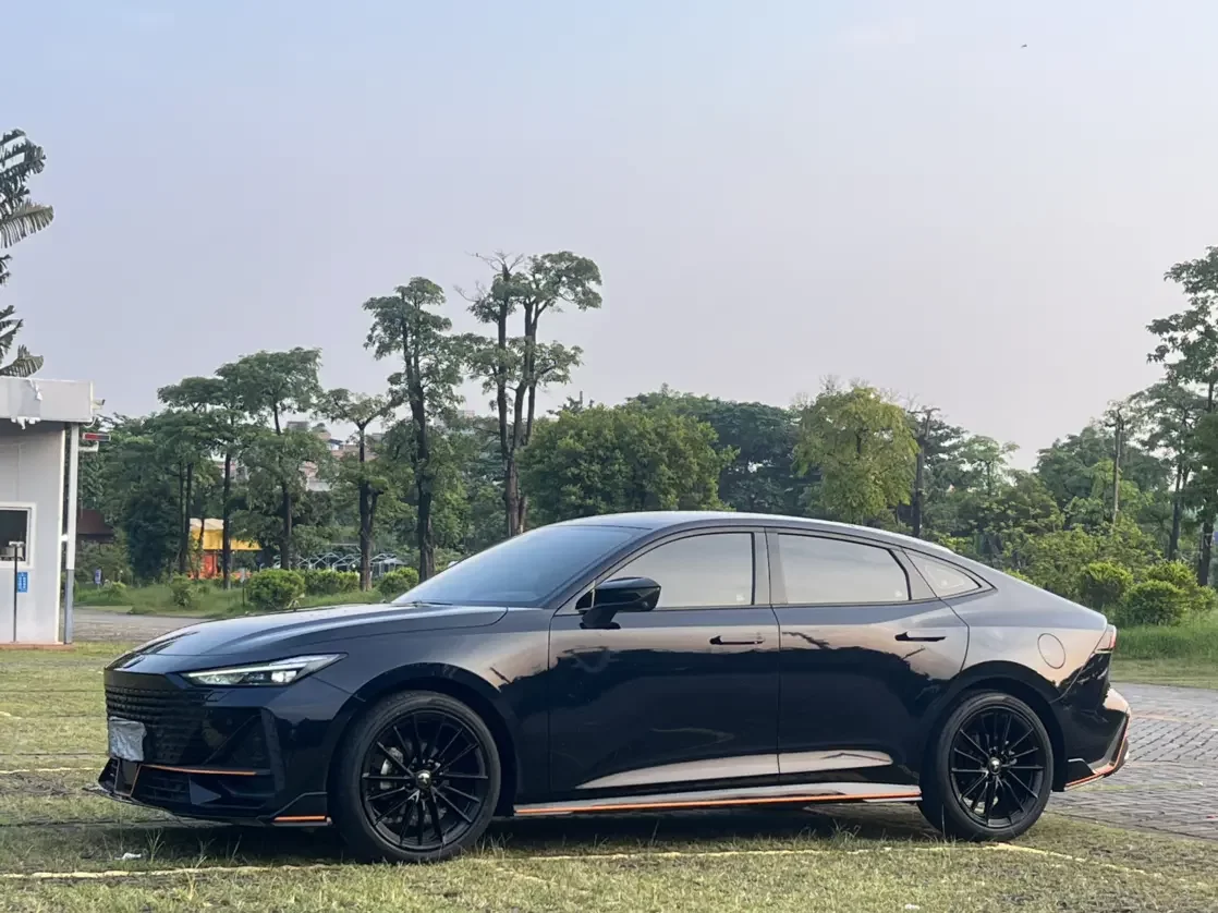 CHANGAN UNI-V