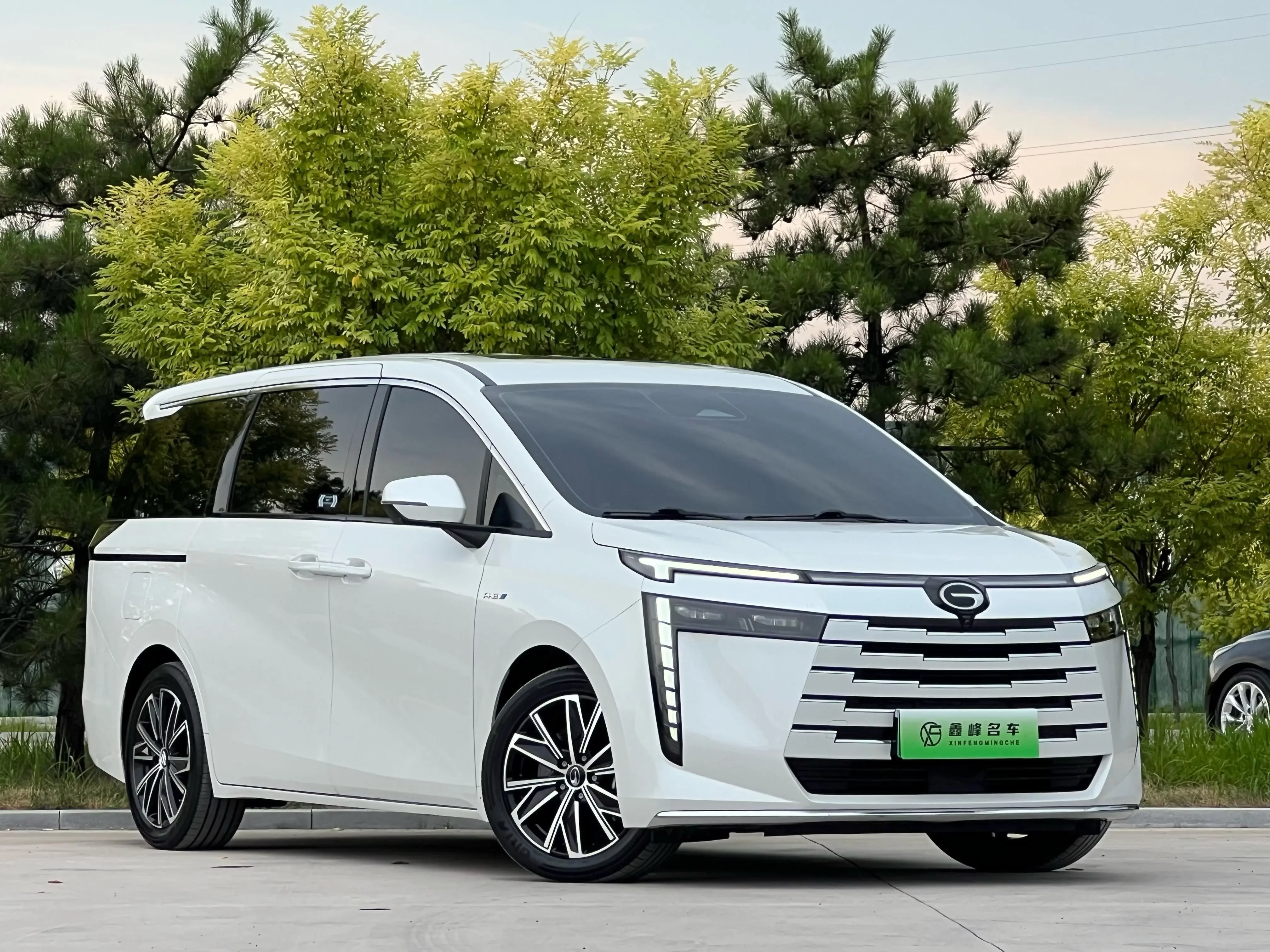 GAC Trumpchi E8 PHEV