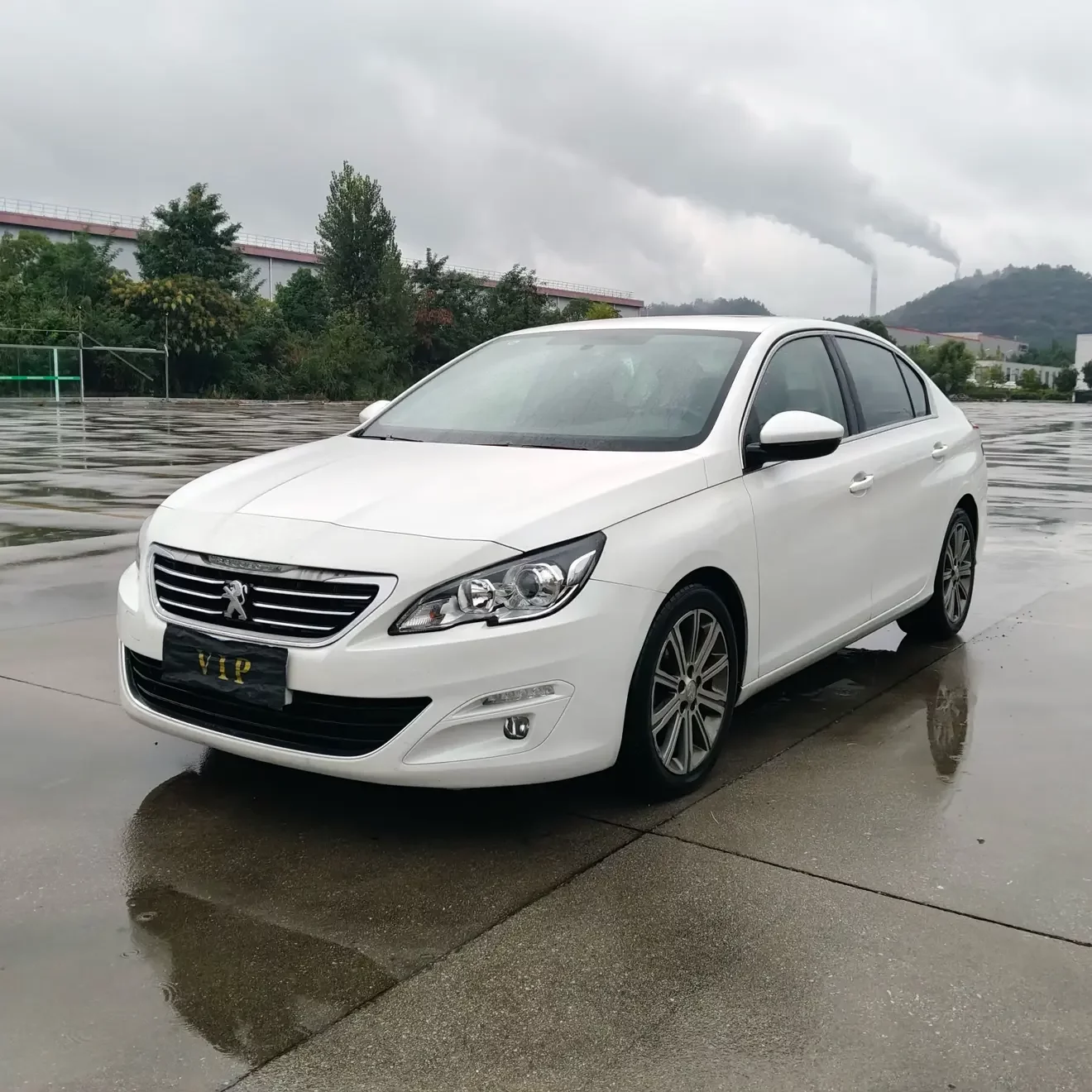 Peugeot 408  из Китая