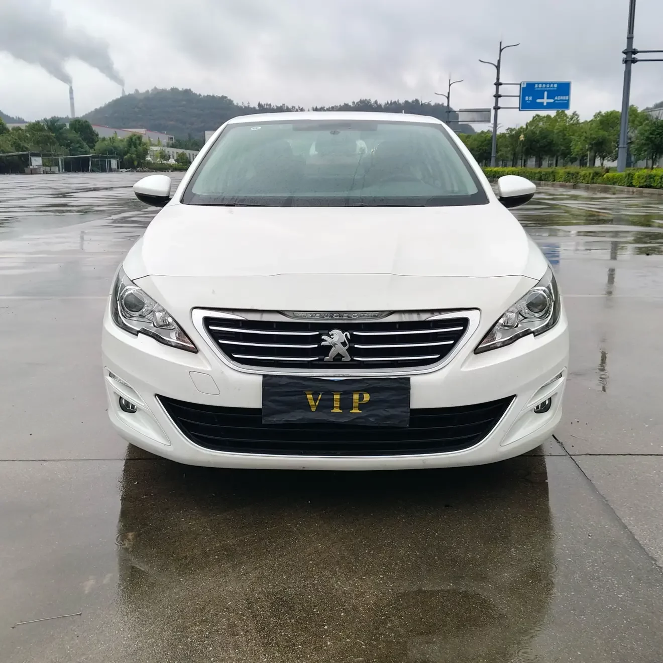 Peugeot 408  из Китая