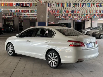 Peugeot 408