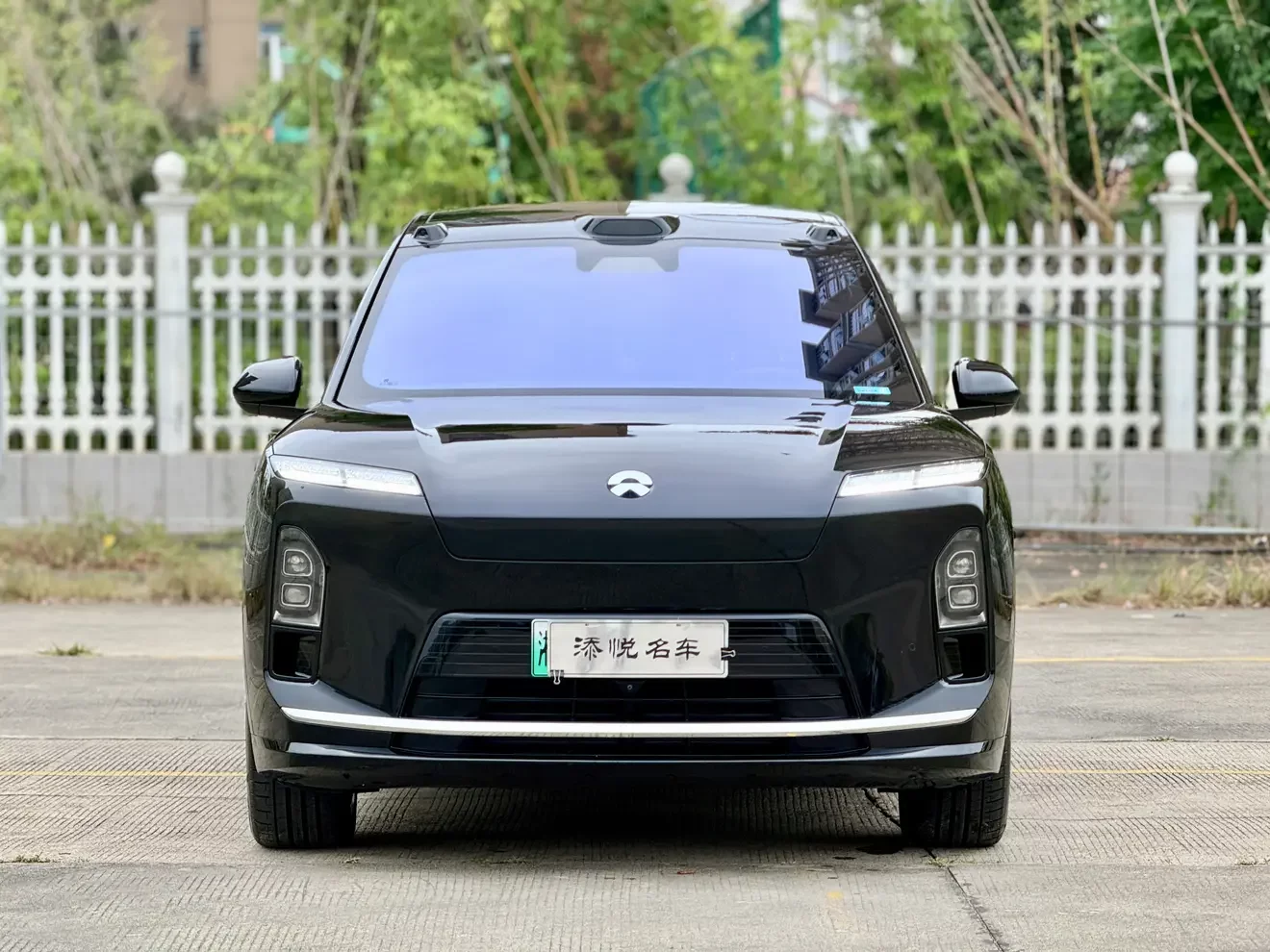 NIO ES8