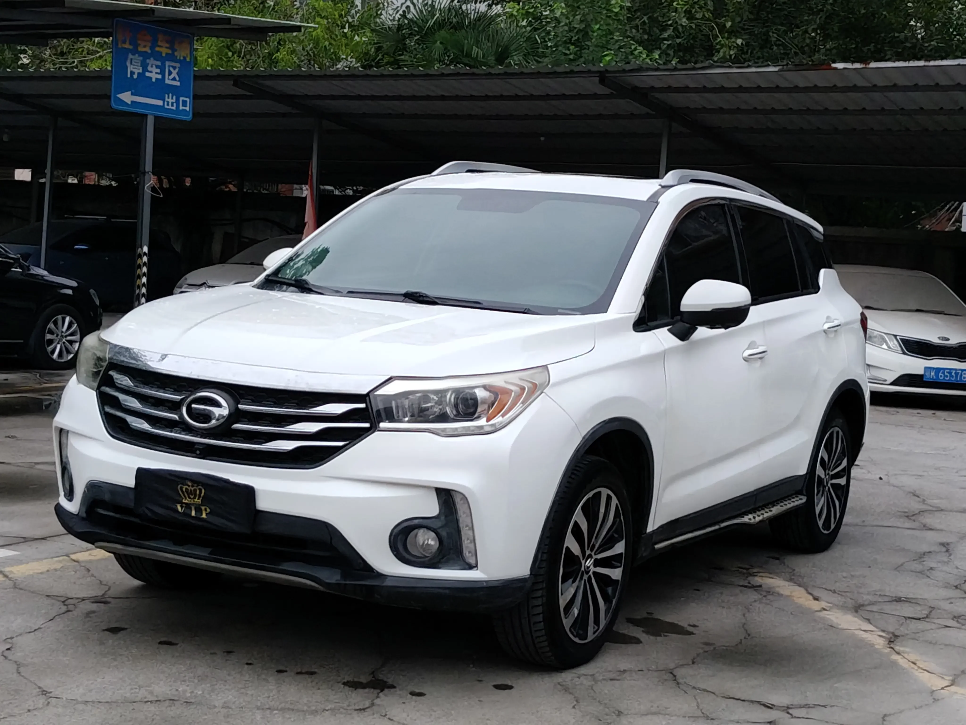 GAC Trumpchi GS4  из Китая