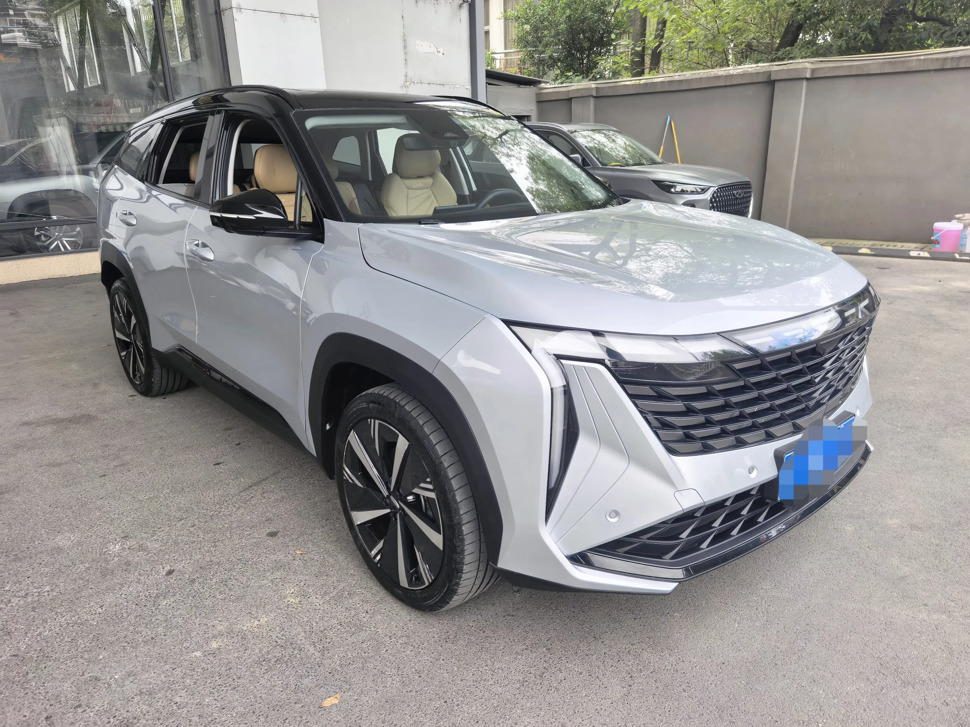 Geely Atlas L