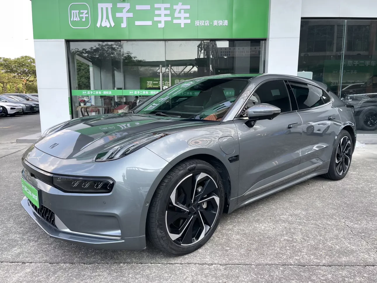 ZEEKR 001