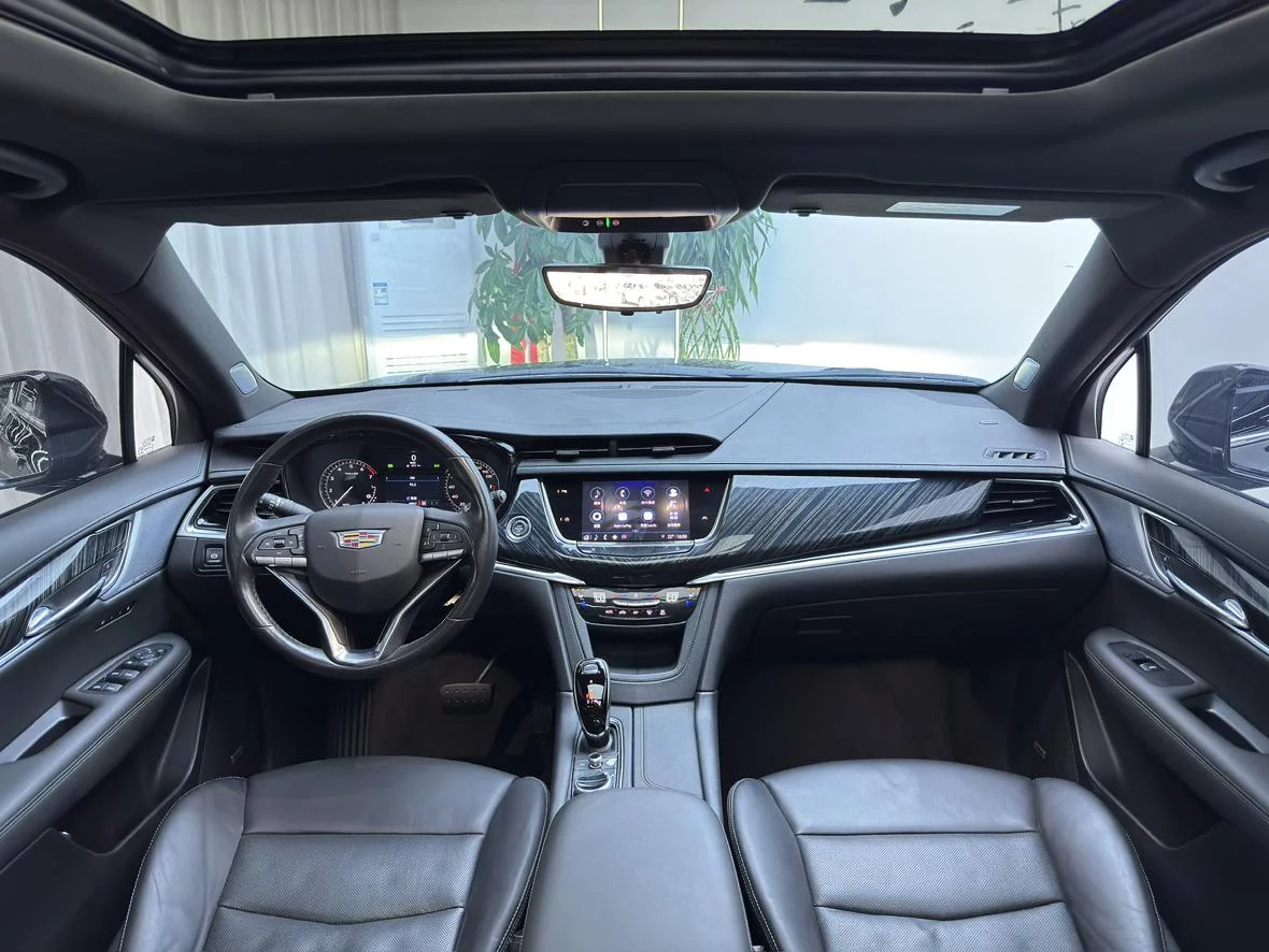 Cadillac XT6