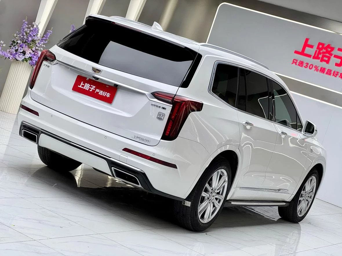 Cadillac XT6