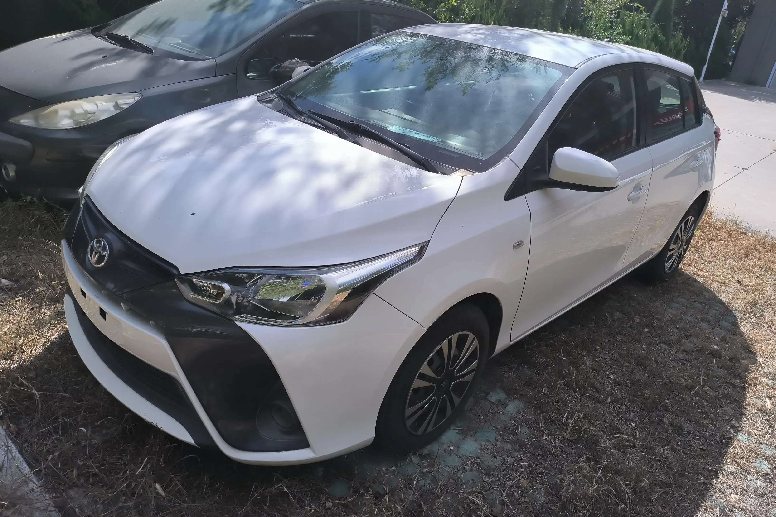 Toyota Yaris L  из Китая