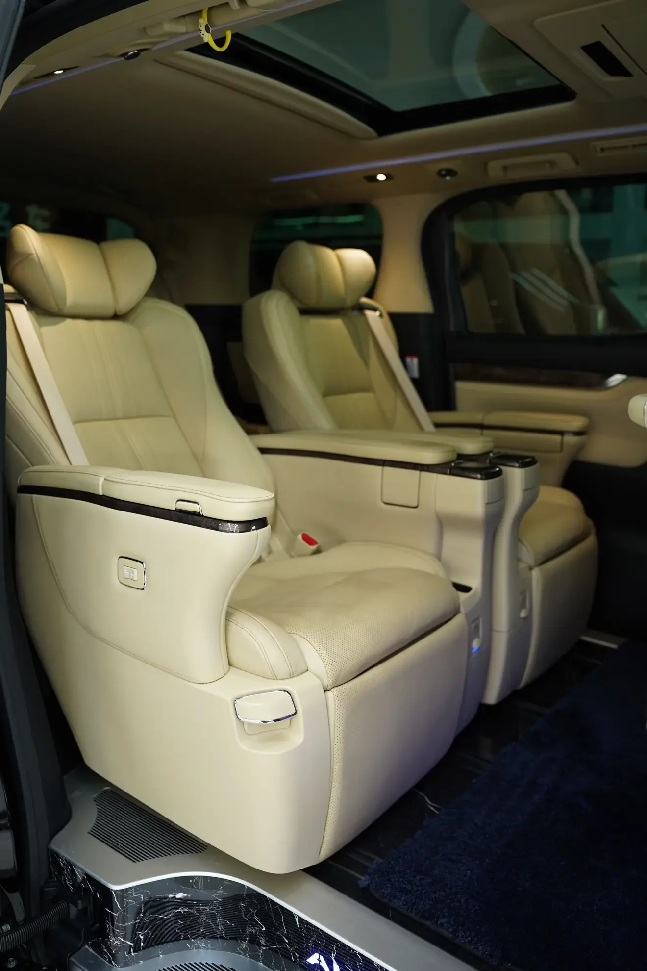 Toyota Crown Wellfire