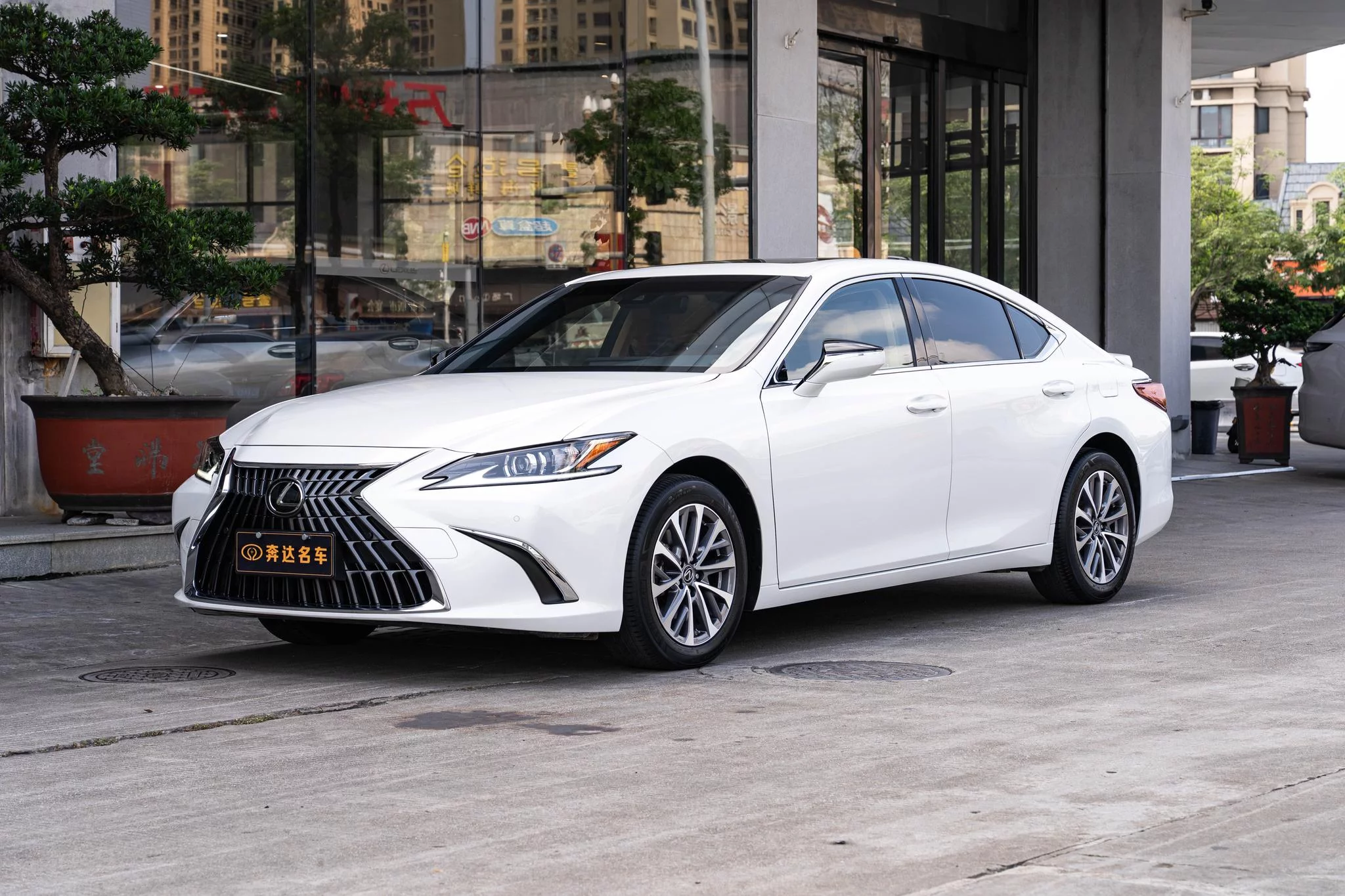 Lexus ES