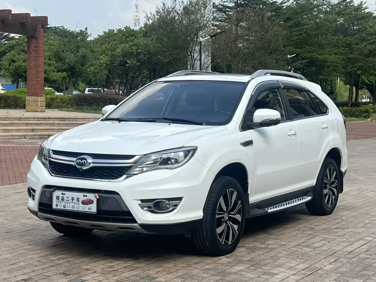 BYD S7