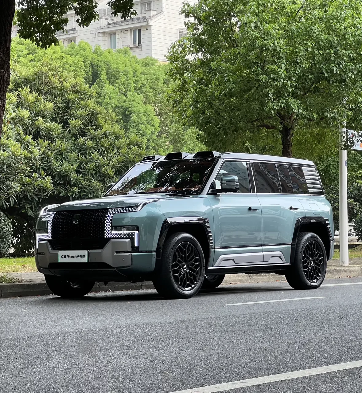 BYD Yangwang U8