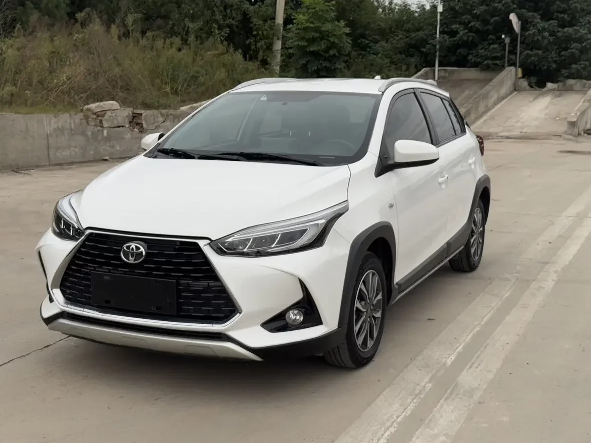 Toyota Yaris L