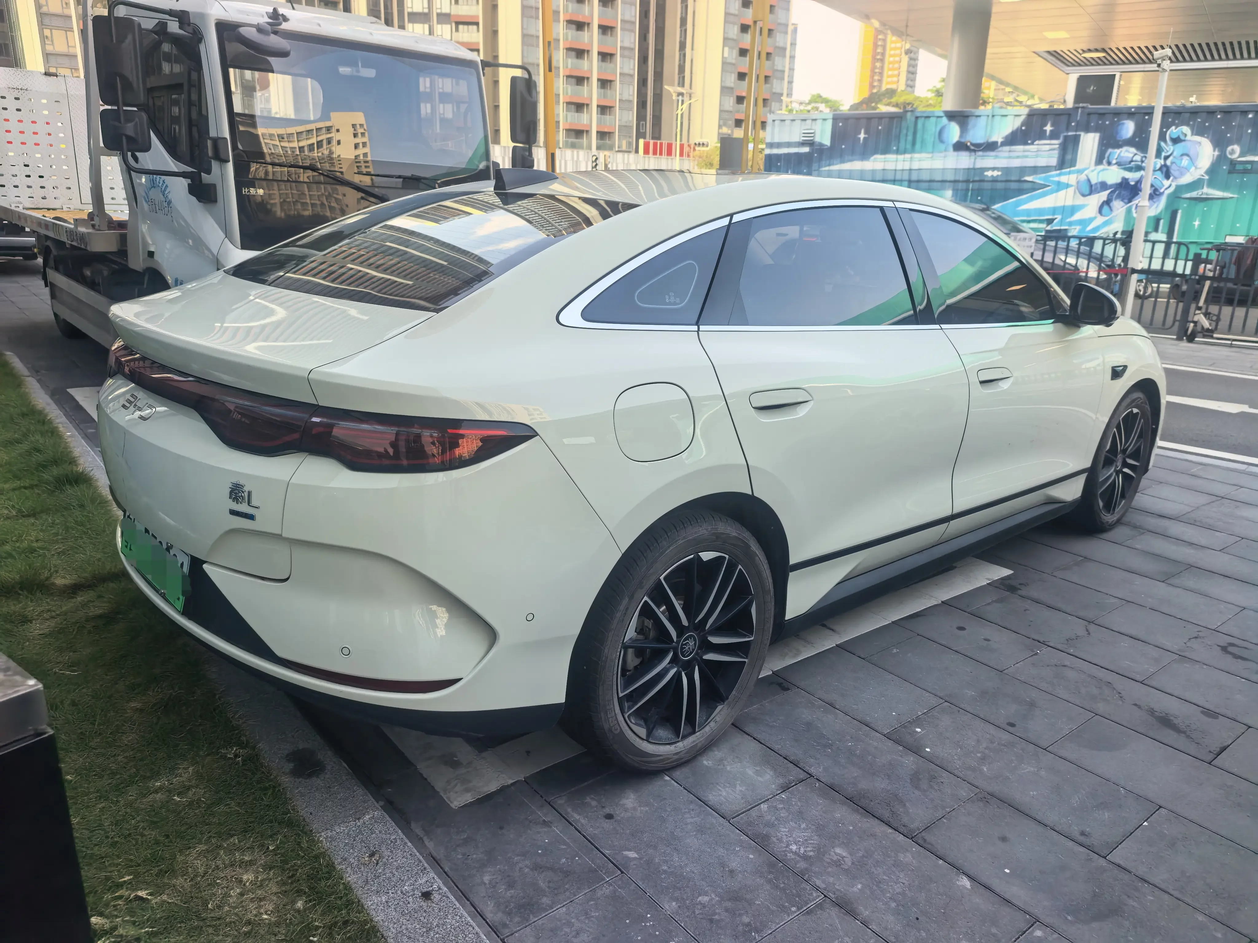 BYD Qin L EV