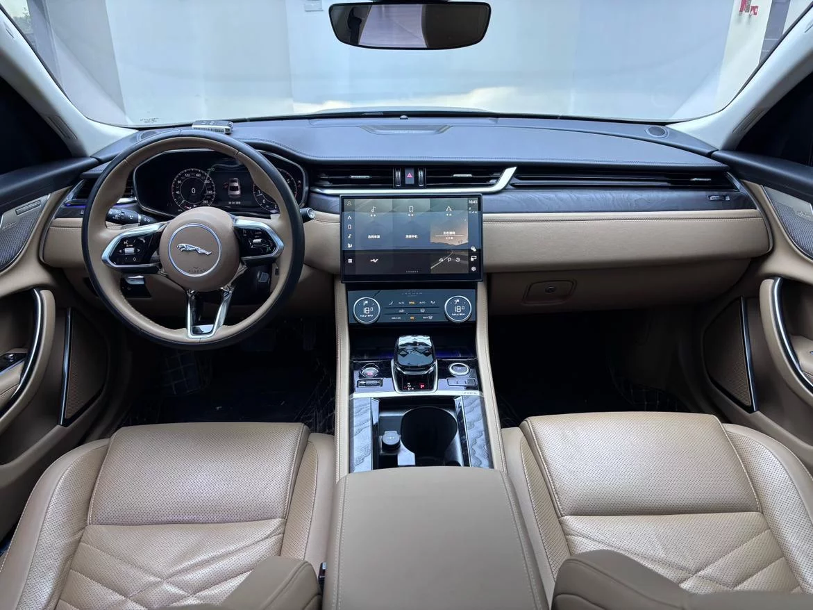 Jaguar XFL