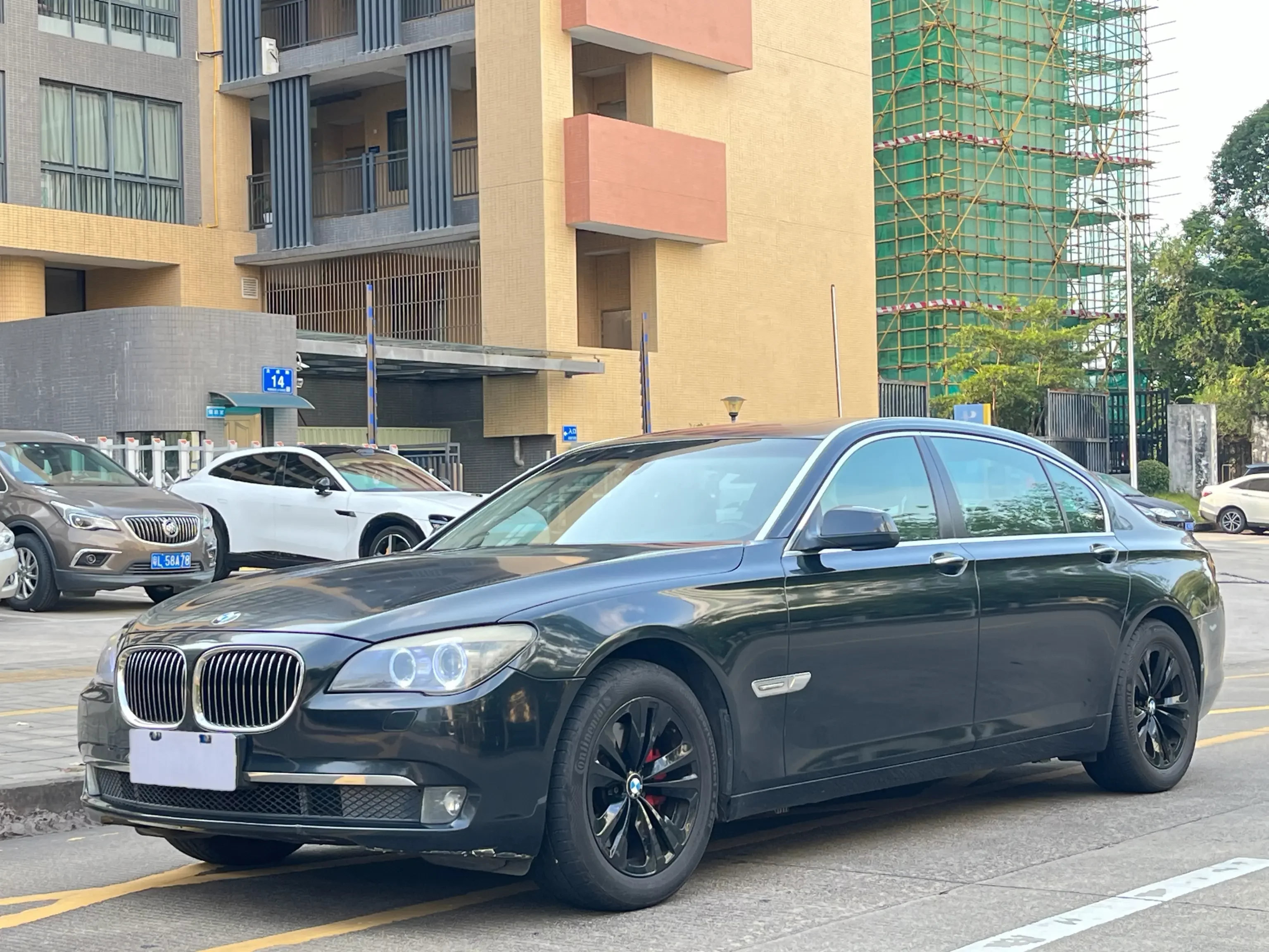 BMW 7 Series  из Китая